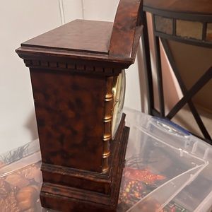 Antique Mantle Clock - Quartz